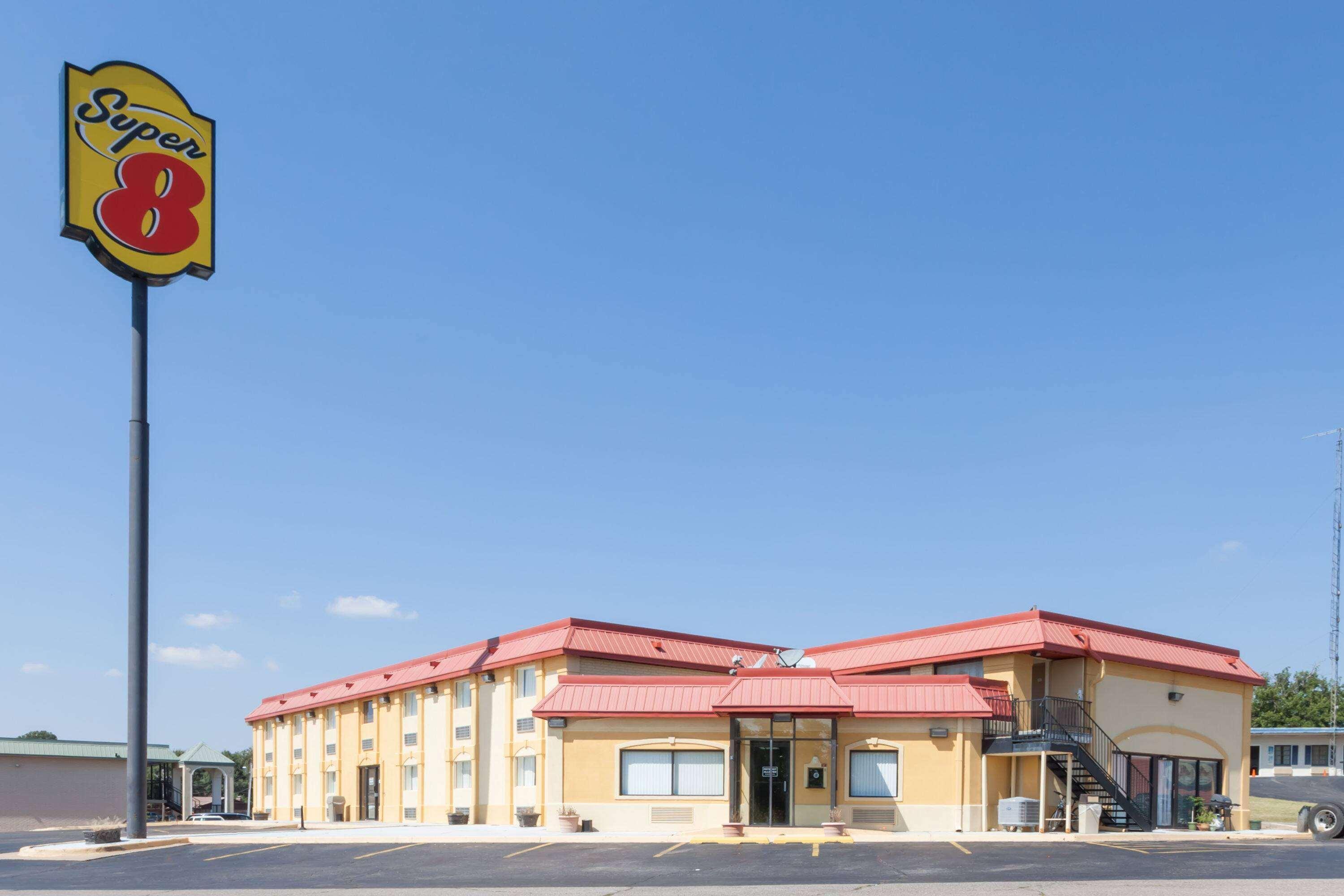 מלון Super 8 By Wyndham קלינטון מראה חיצוני תמונה